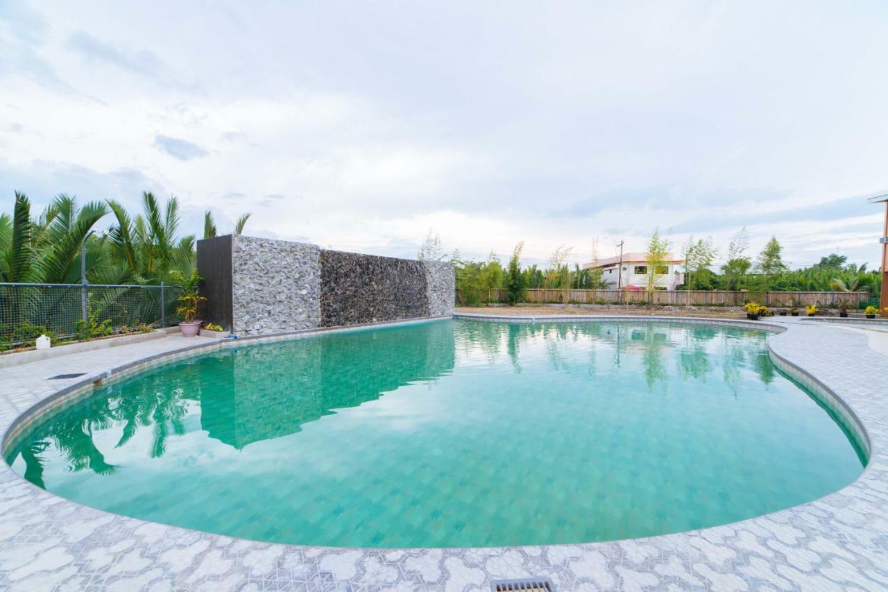 Reddoorz Premium Near Health Centrum Banica Roxas City Bagian luar foto