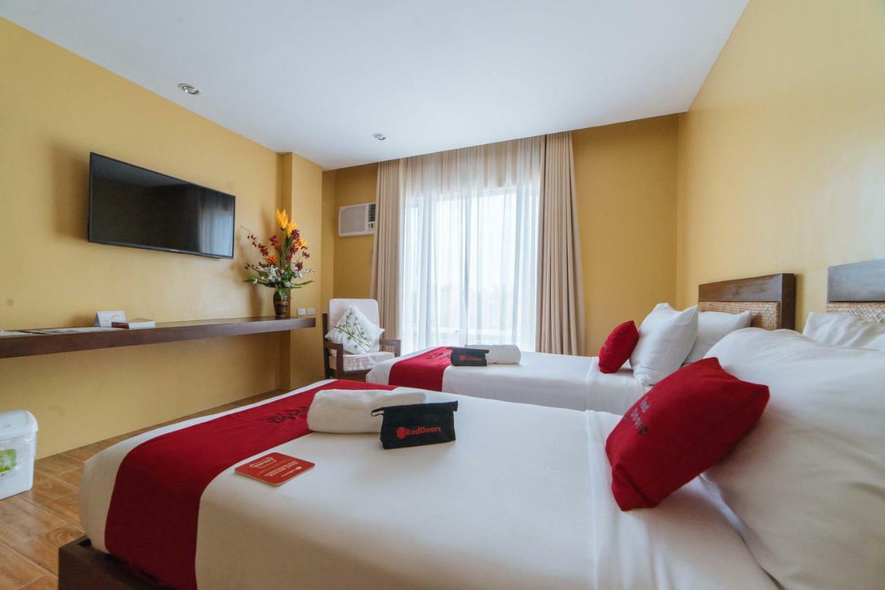 Reddoorz Premium Near Health Centrum Banica Roxas City Bagian luar foto
