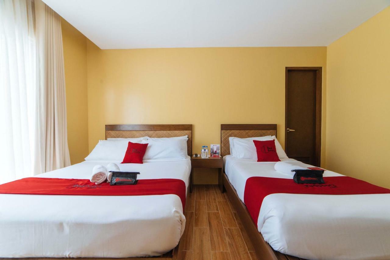 Reddoorz Premium Near Health Centrum Banica Roxas City Bagian luar foto